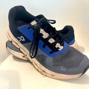 On Cloud - CloudRunner running shoes. Mens size 9.5.